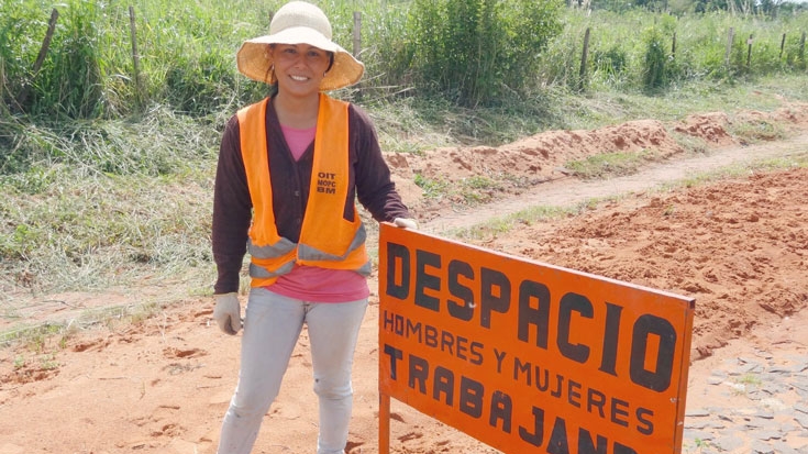 ¡Despacio! Hombres y mujeres trabajando